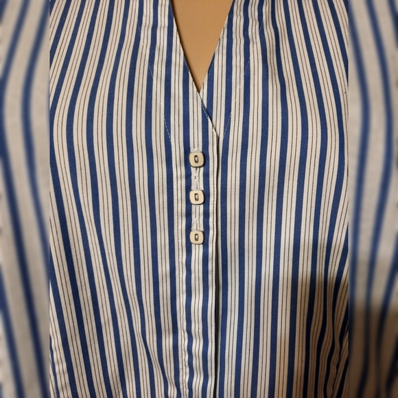 Foxcroft Button Down - Picture 2 of 14